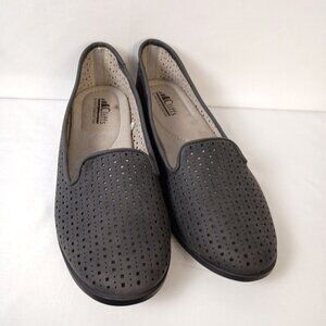 Cliffs by White Mountain Paula Perforated Flats Womens 9.5 Black Slip On NWOB